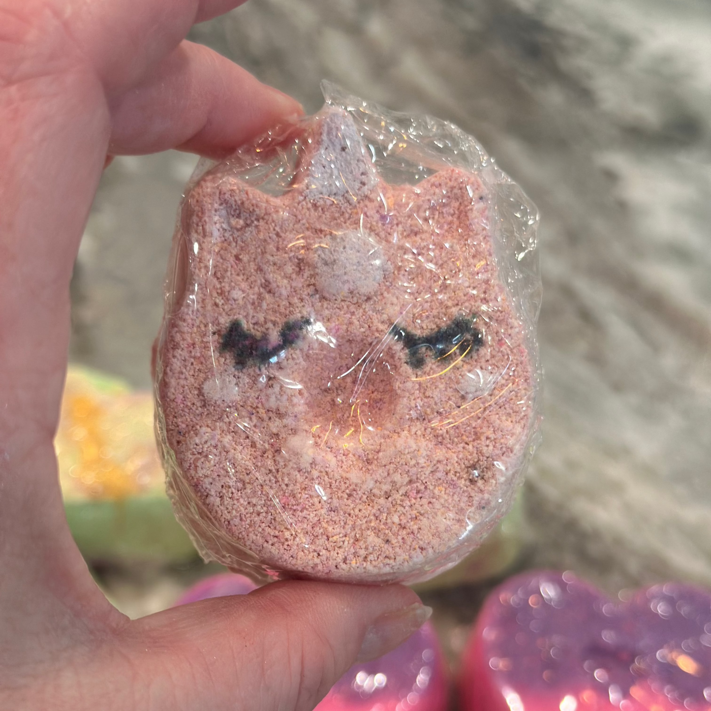 Foaming 3D shaped bath bombs unicorn doughnut