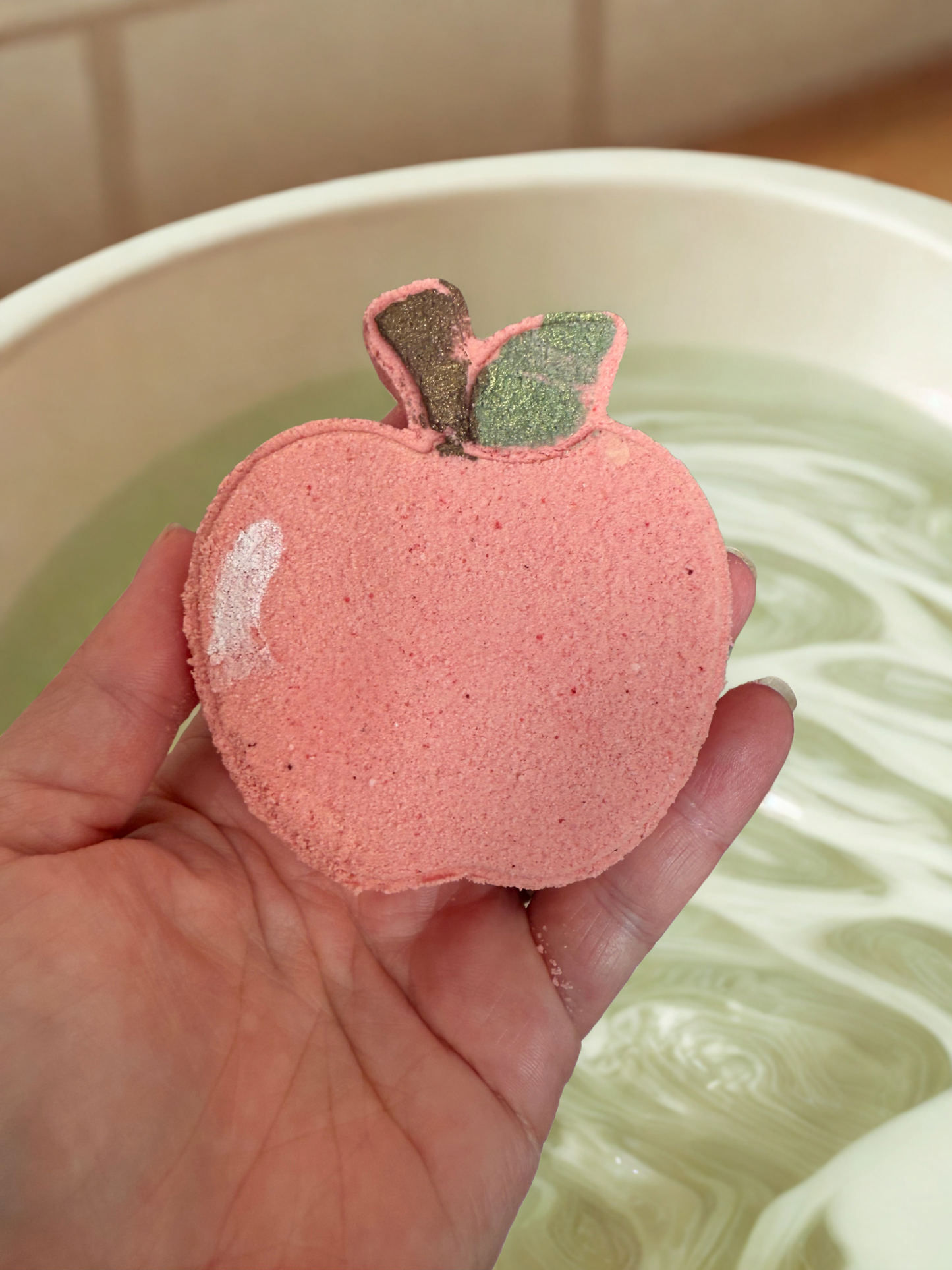 Foaming 3D shaped bath bombs
