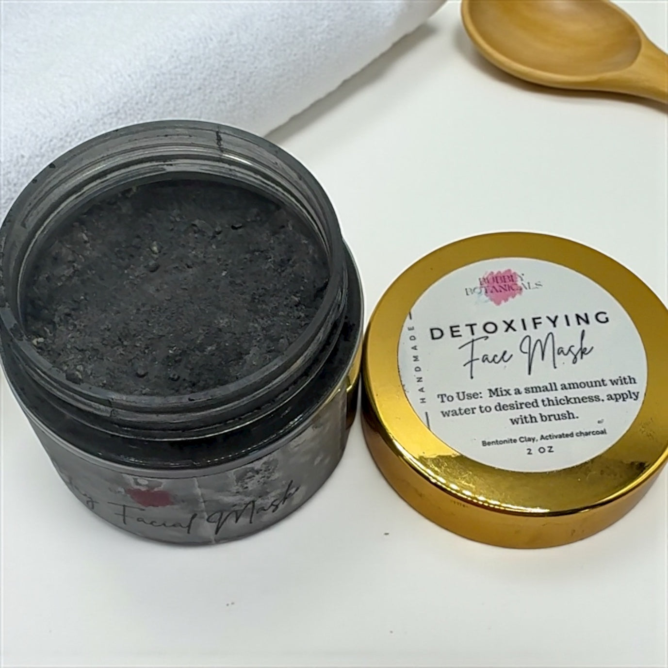 Clay Face Masks – Natural Skincare Masks for Detox, Brightening & Soothing