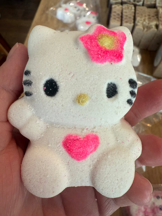 Foaming 3D shaped bath bombs